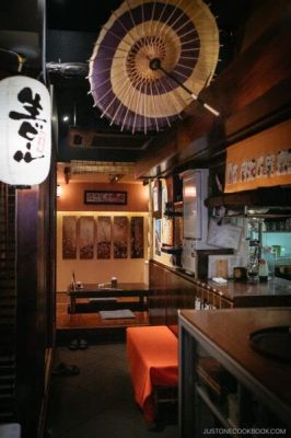 本厚木 居酒屋 安い - 居酒屋文化と地域経済の微妙な関係