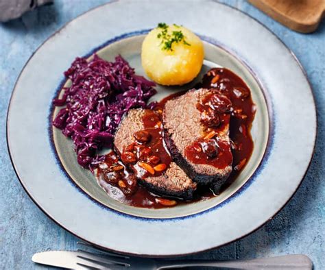  Rheinischer Sauerbraten: A Symphony of Tangy Delights and Hearty Indulgence!